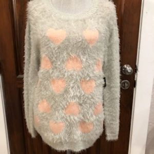MADDISON FUZZY HEART SWEATER